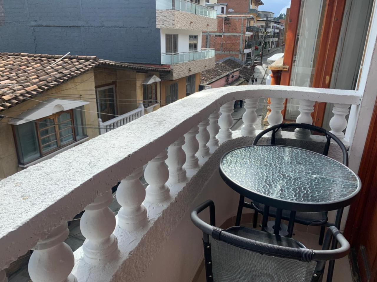 Hotel Alcatraz Yarumal Værelse billede